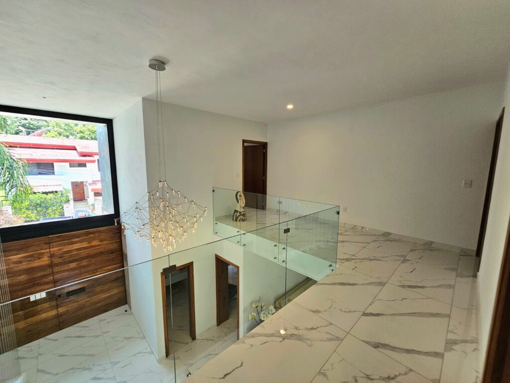 Galería de Las Cañadas Casa en Venta Seminueva con Gran Proyecto y Buenos Acabados