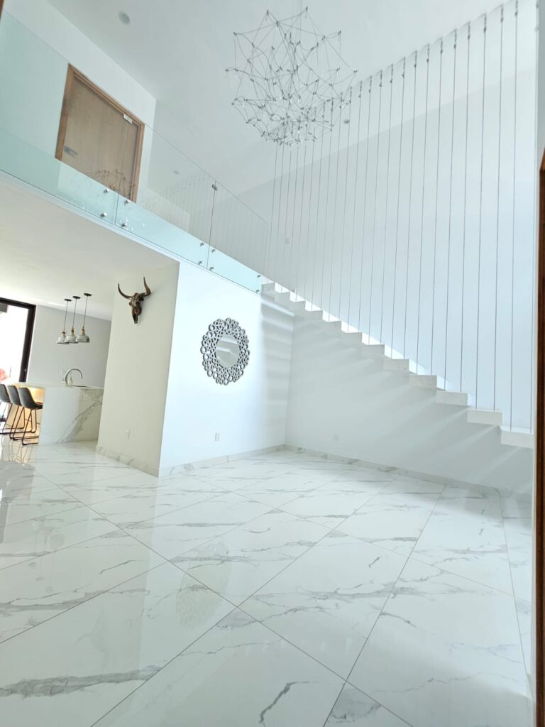 Galería de Las Cañadas Casa en Venta Seminueva con Gran Proyecto y Buenos Acabados