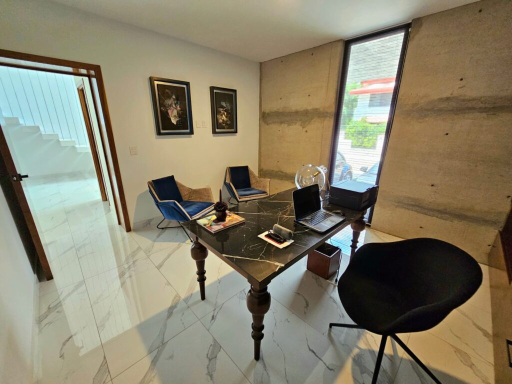 Galería de Las Cañadas Casa en Venta Seminueva con Gran Proyecto y Buenos Acabados