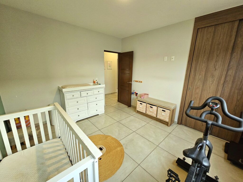 Galería de COLINAS DE SAN ISIDRO (ZONA CAÑADAS) CASA EN VENTA SEMI NUEVA EQUIPADA