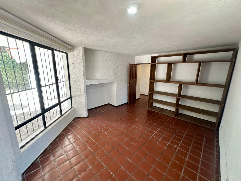 Galería de LAS CAÑADAS CASA EN VENTA CON 4 HABITACIONES EN ESQUINA MUY BIEN UBICADA