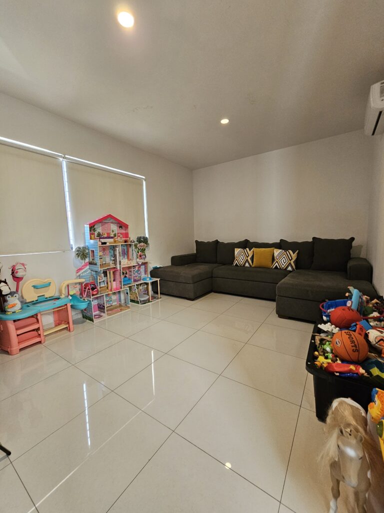 Galería de LAS CAÑADAS CASA EN RENTA DE 5 HABITACIONES CON ESPECTACULAR VISTA