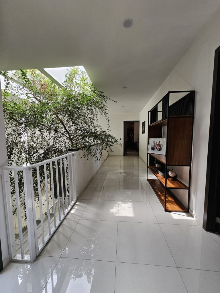 Galería de LAS CAÑADAS CASA EN RENTA DE 5 HABITACIONES CON ESPECTACULAR VISTA