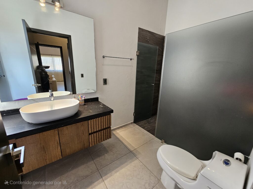 Galería de LAS CAÑADAS CASA EN RENTA DE 5 HABITACIONES CON ESPECTACULAR VISTA