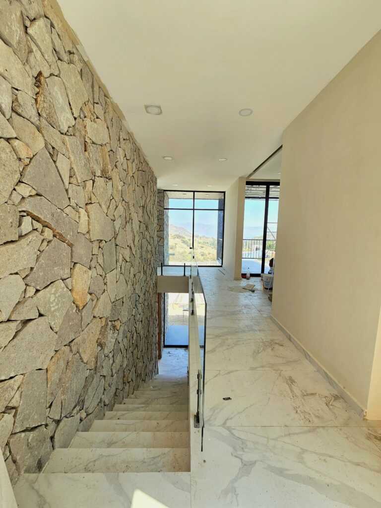 Galería de LAS CAÑADAS CASA NUEVA EN VENTA CON HERMOSA VISTA A LA BARRANCA