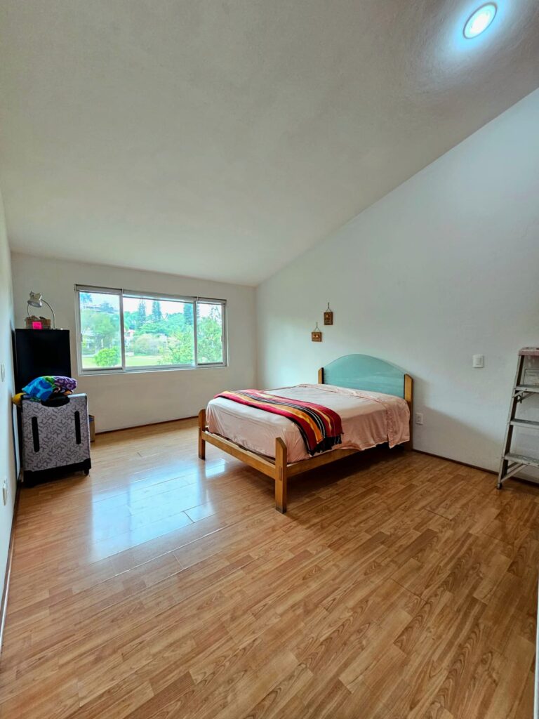 Galería de LAS CAÑADAS CASA EN VENTA A CAMPO DE GOLF CON EXCELENTE UBICACION