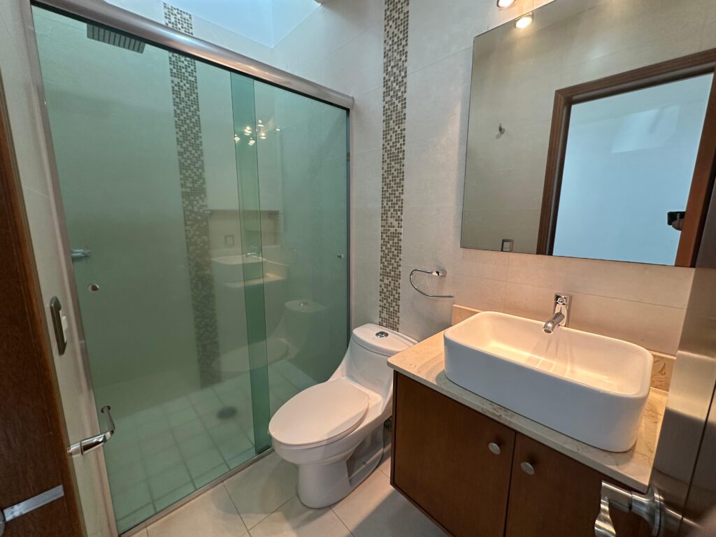 Galería de LOS ALMENDROS ZAPOPAN CASA EN VENTA EN COTO PRIVADO CON EXCELENTES ESPACIOS