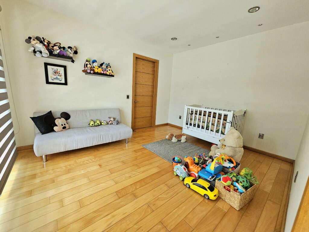 Galería de LAS CAÑADAS CASA EN VENTA SUPER COMPLETA CON ALBERCA, TERRAZA, BAR Y HERMOSO JARDIN
