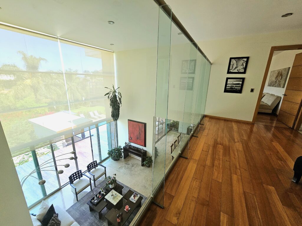 Galería de LAS CAÑADAS CASA EN VENTA SUPER COMPLETA CON ALBERCA, TERRAZA, BAR Y HERMOSO JARDIN