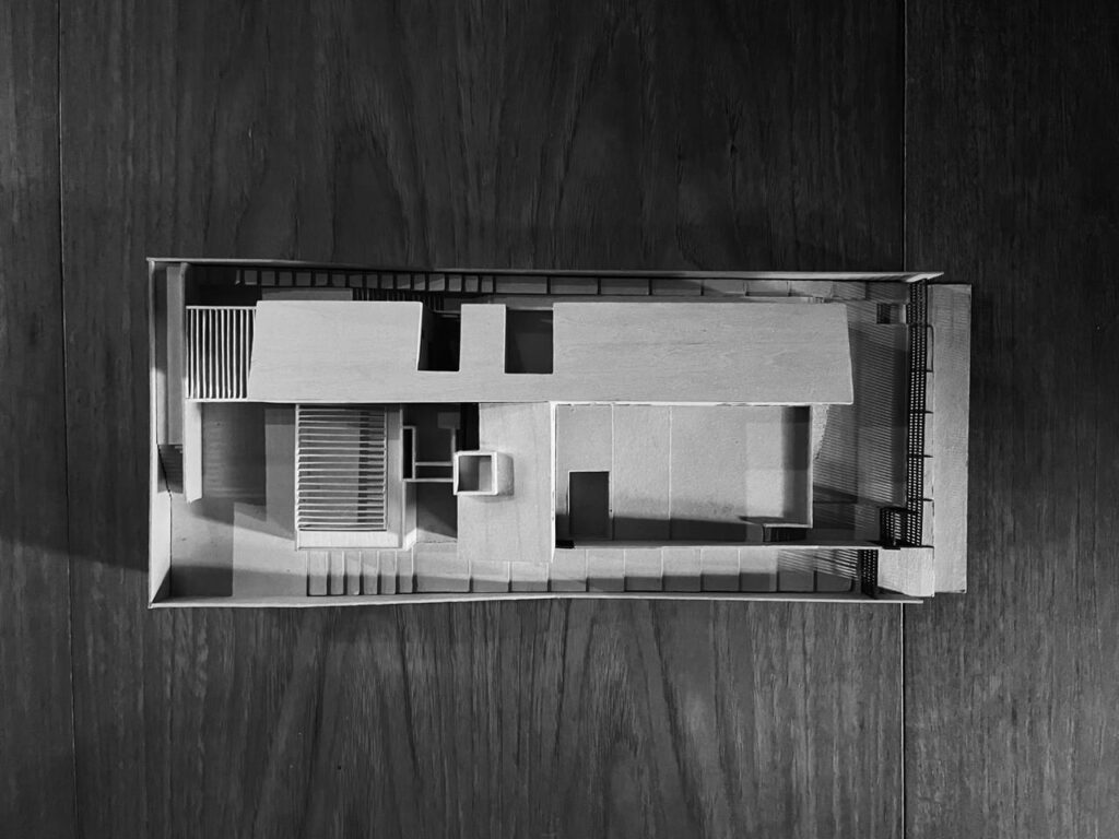 Galería de LAS CAÑADAS PREVENTA CASA MODERNISTA CON VISTA AL CAMPO DE GOLF