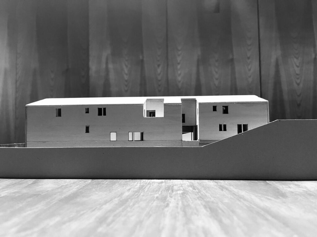 Galería de LAS CAÑADAS PREVENTA CASA MODERNISTA CON VISTA AL CAMPO DE GOLF