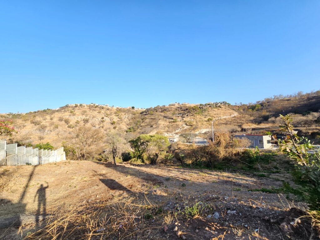 Galería de LAS CAÑADAS LOTE EN VENTA CON SUPERFICIE TOTALMENTE APROVECHABLE Y BONITA VISTA