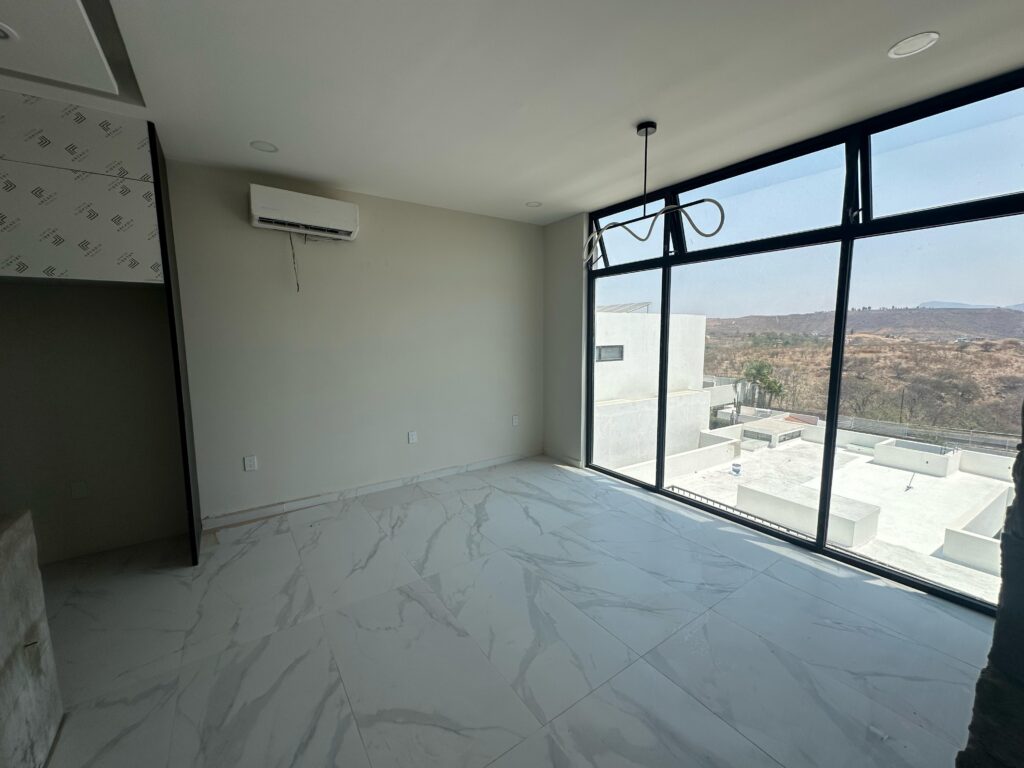 Galería de LAS CAÑADAS CASA NUEVA EN VENTA CON HERMOSA VISTA A LA BARRANCA