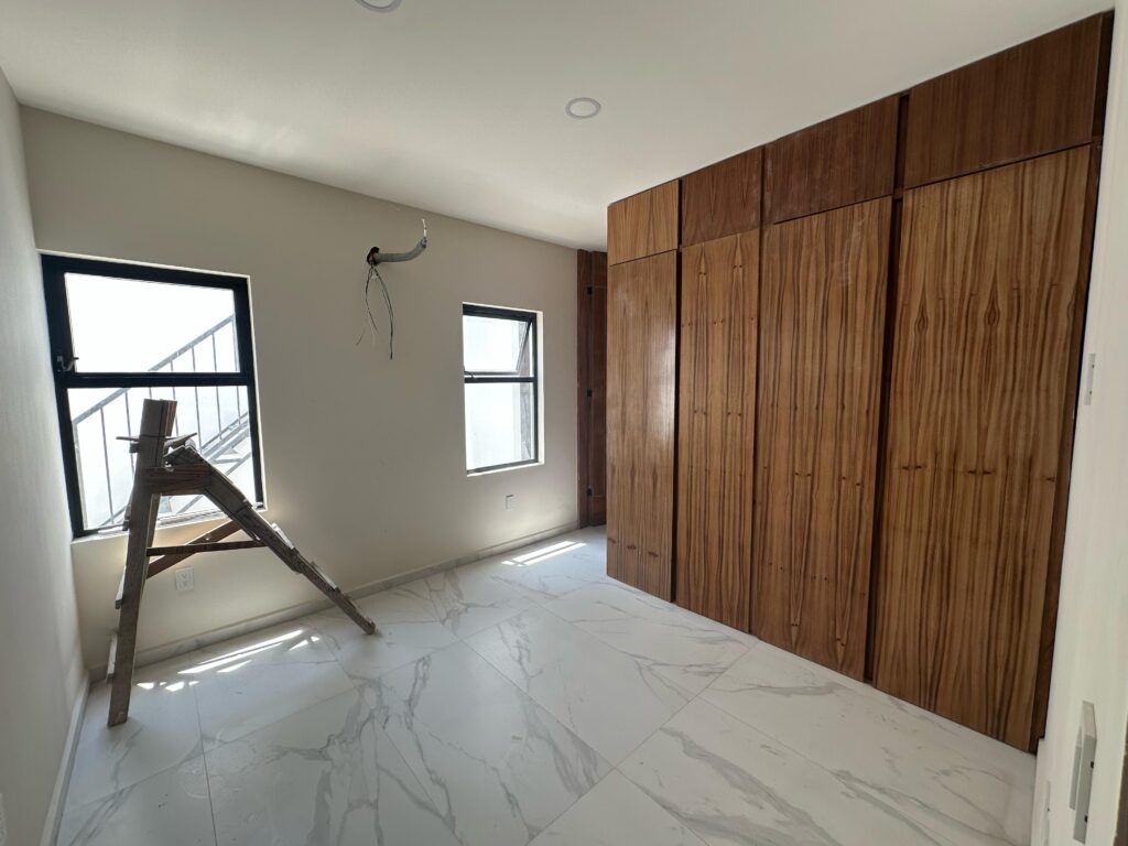 Galería de LAS CAÑADAS CASA NUEVA EN VENTA CON HERMOSA VISTA A LA BARRANCA