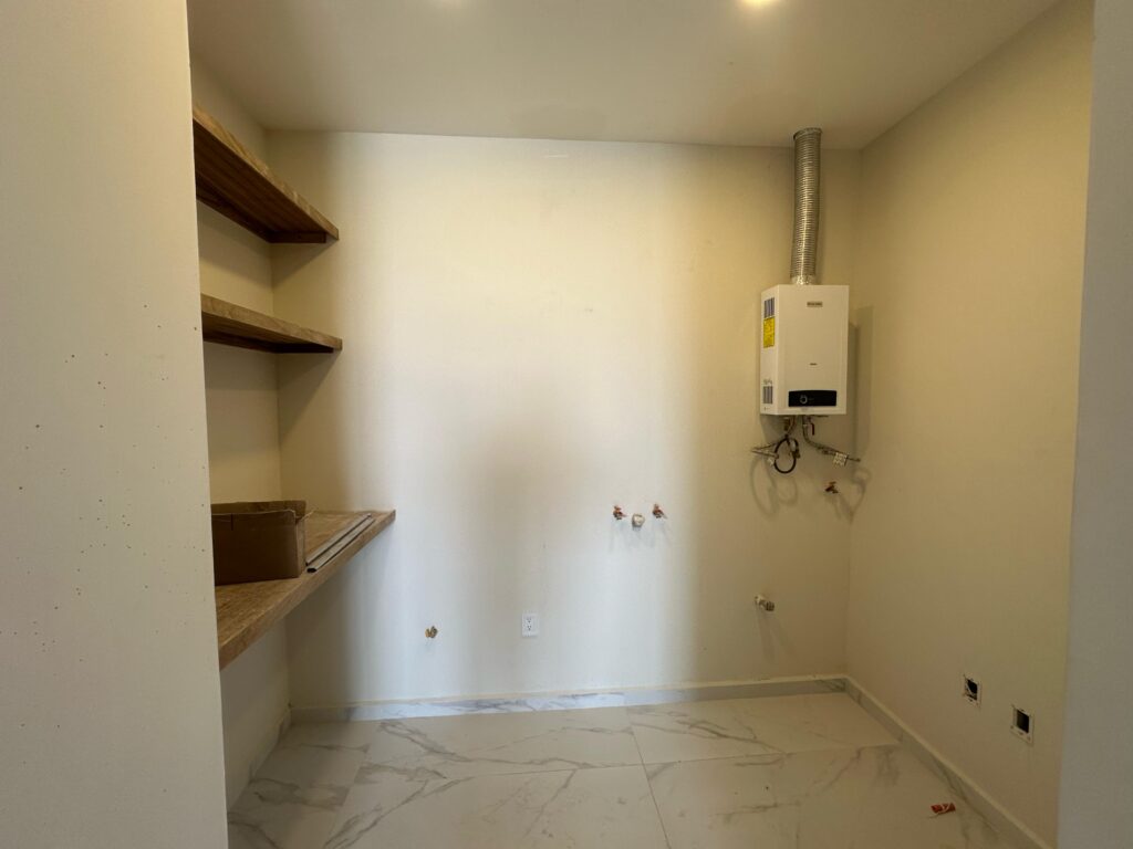 Galería de LAS CAÑADAS CASA NUEVA EN VENTA CON HERMOSA VISTA A LA BARRANCA