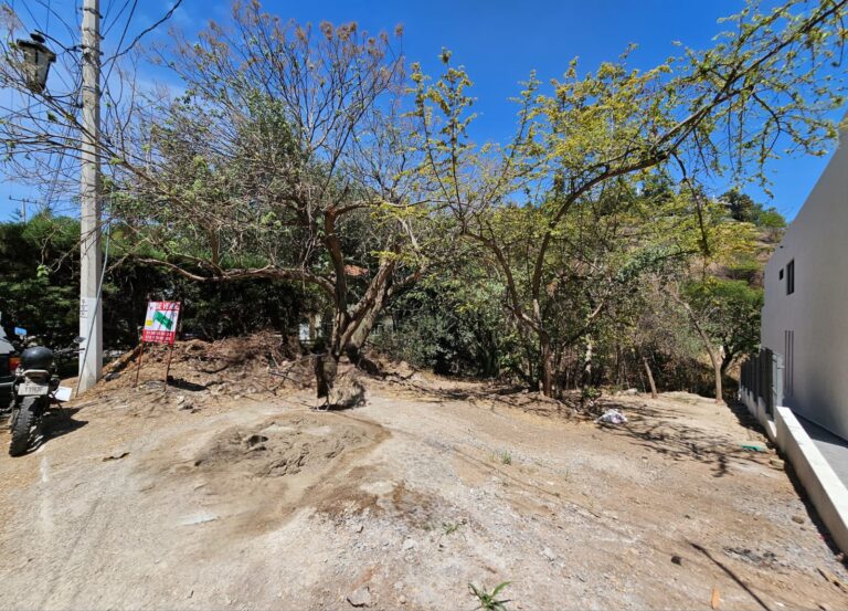 LAS CAÑADAS HERMOSO LOTE EN VENTA COLINDANTE CON DONACION Y ARROYO PLUVIAL