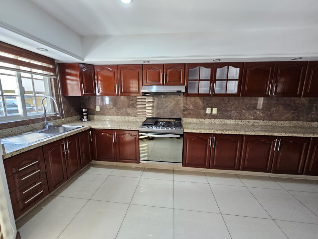 Galería de LA ESTANCIA CASA EN VENTA EN COTO PRIVADO A 2 MIN DE COSTCO