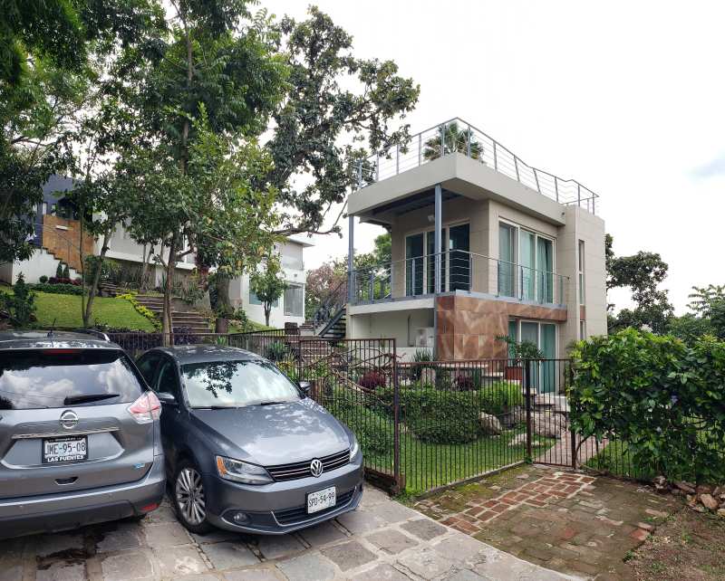 Galería de LAS CAÑADAS CASA EN VENTA CON GRAN TERRENO Y LOFT INDEPENDIENTE