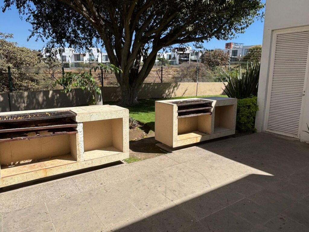 Galería de Altavista Zapopan Casa en Venta en Coto con Alberca
