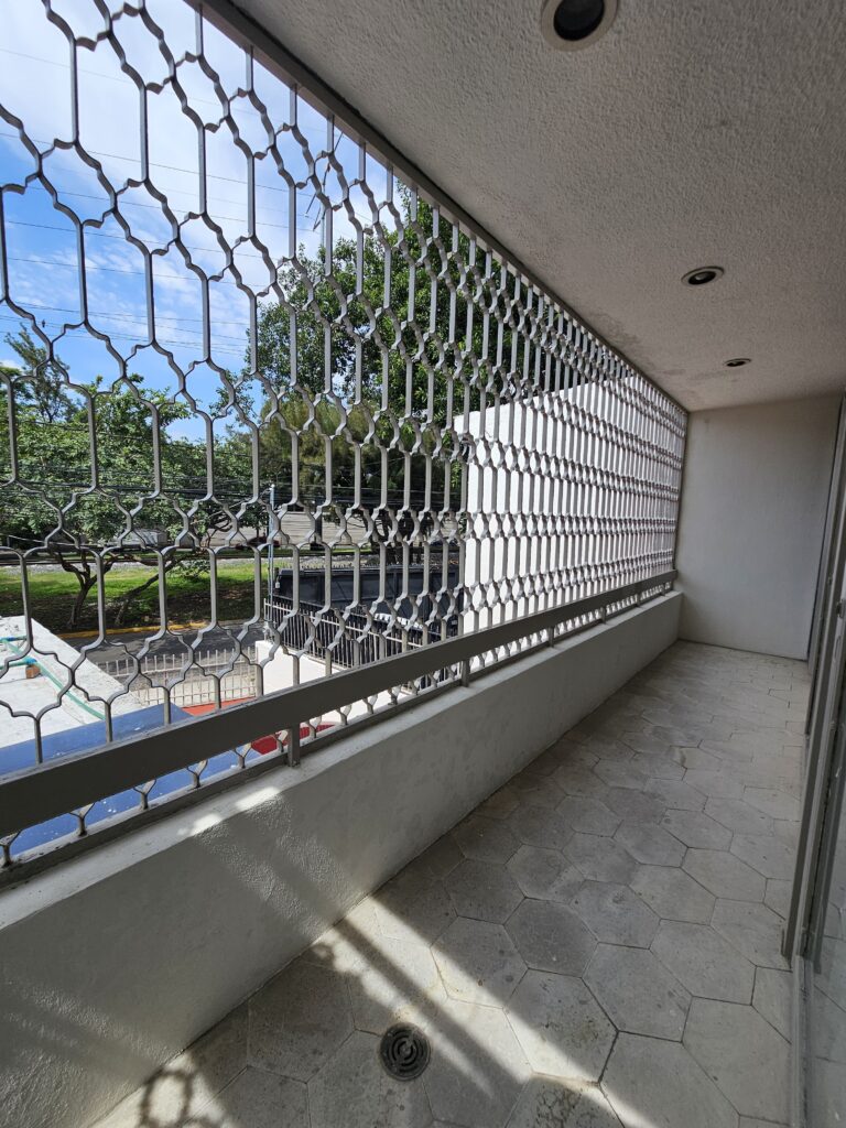 Galería de AV. INGLATERRA CASA EN VENTA A 500m DE LA MINERVA INTERESANTE PROYECTO