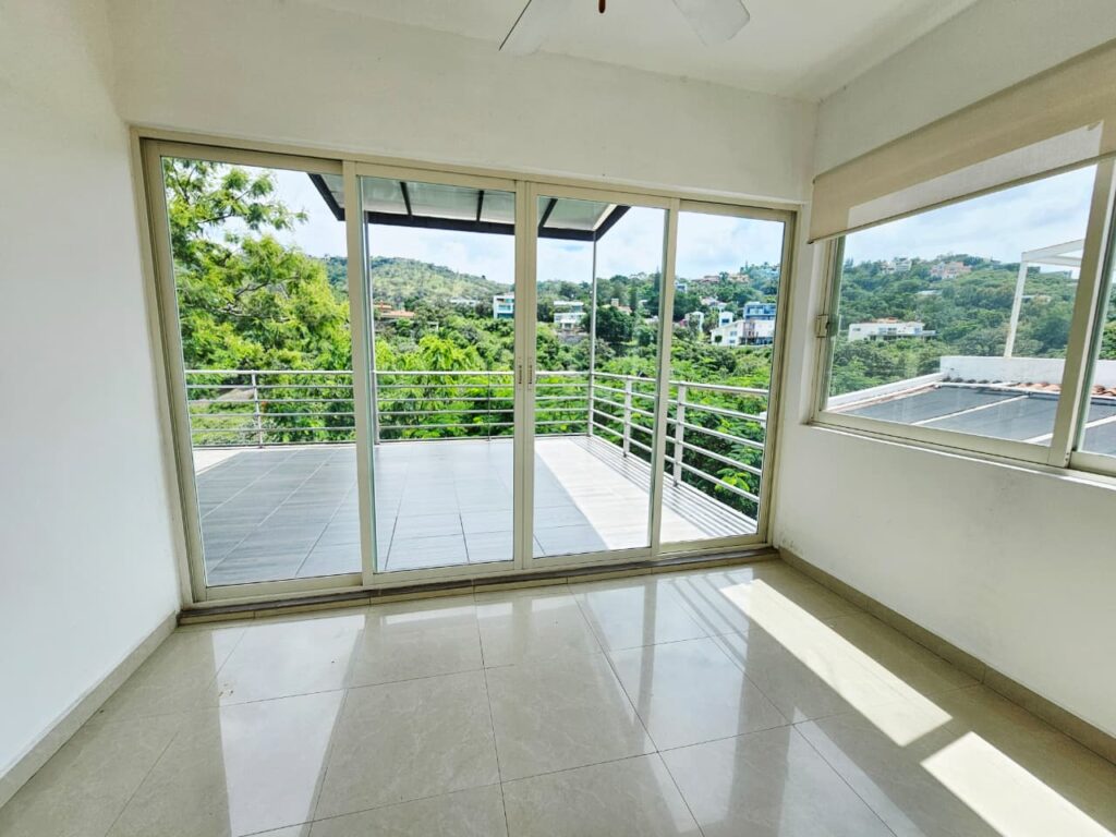 Galería de LAS CAÑADAS CASA EN VENTA EN COTO SAN ÁNGEL CON HERMOSA VISTA
