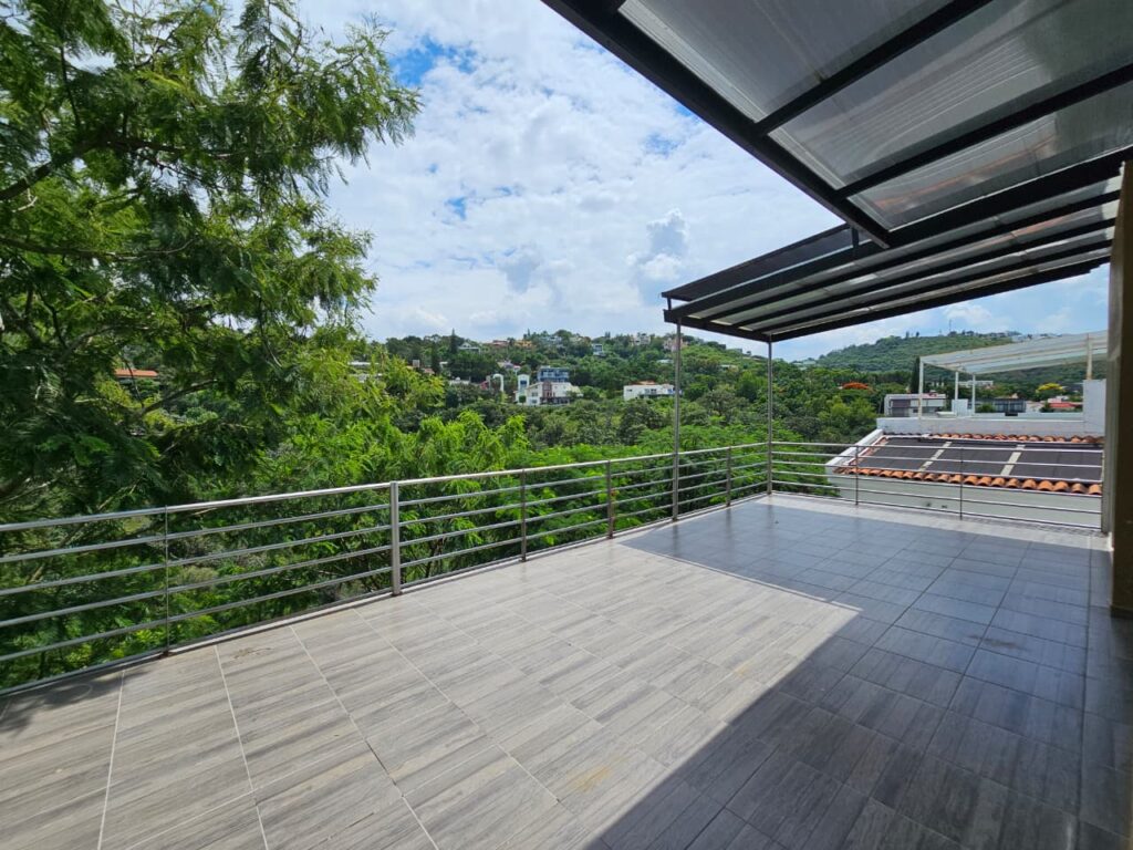Galería de LAS CAÑADAS CASA EN VENTA EN COTO SAN ÁNGEL CON HERMOSA VISTA