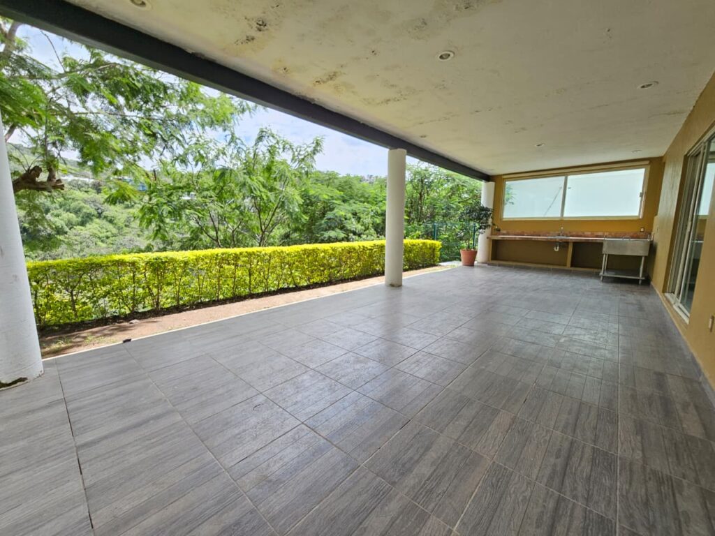 Galería de LAS CAÑADAS CASA EN VENTA EN COTO SAN ÁNGEL CON HERMOSA VISTA