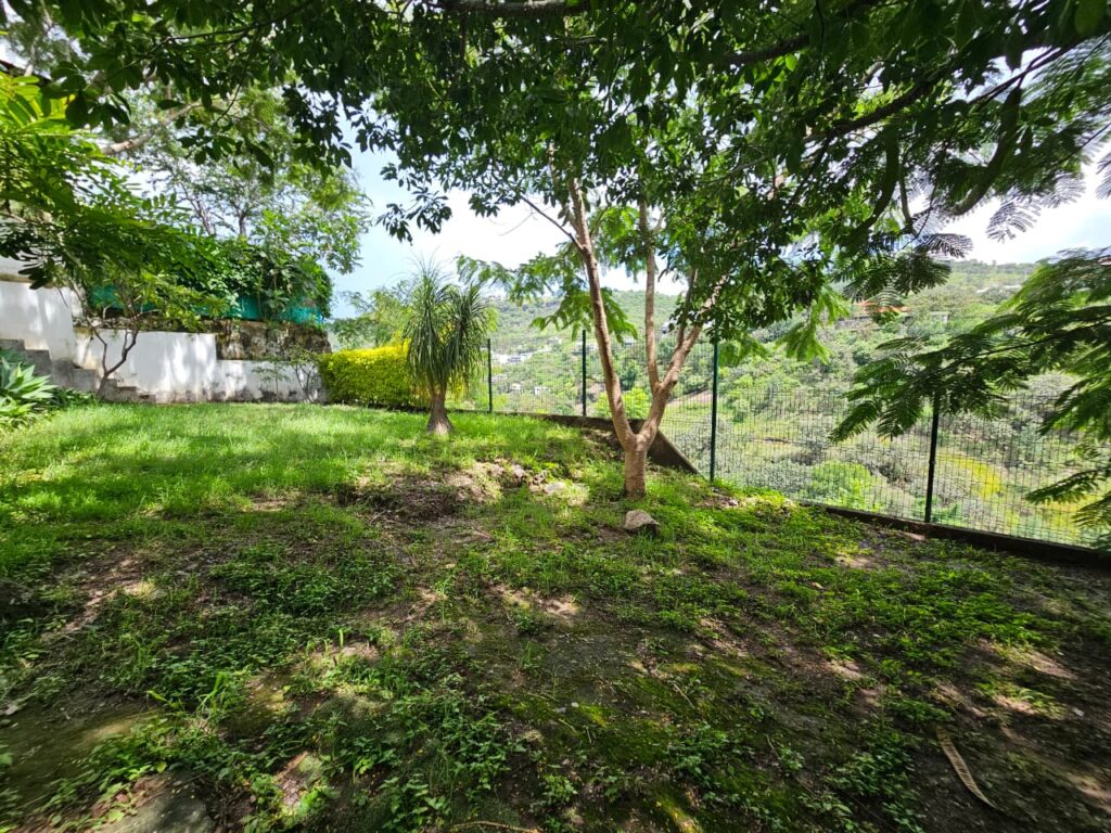 Galería de LAS CAÑADAS CASA EN VENTA EN COTO SAN ÁNGEL CON HERMOSA VISTA