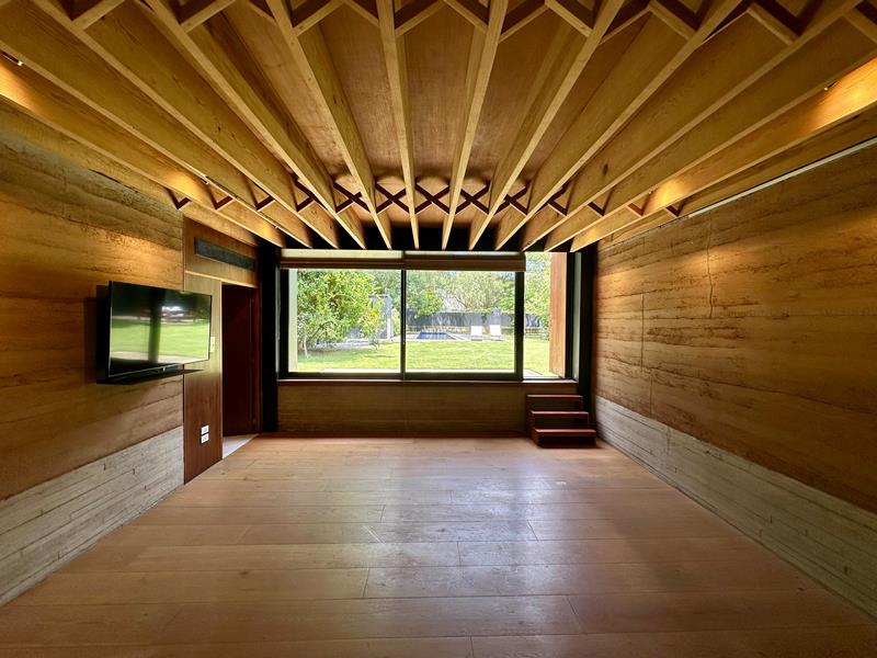 Galería de LAS CAÑADAS CASA EN VENTA PRECIOSA A CAMPO DE GOLF UNA SOLA PLANTA CON ALBERCA