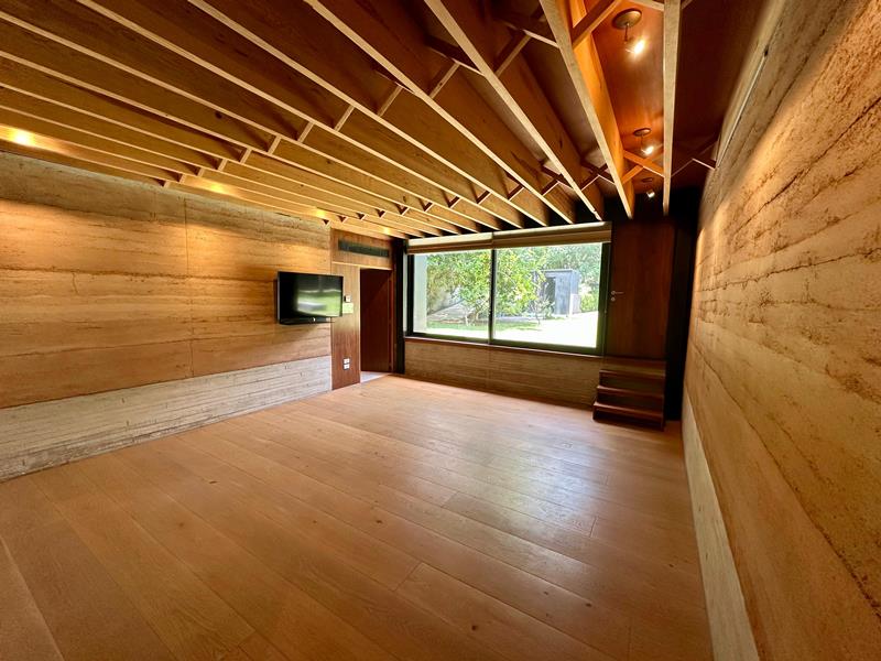 Galería de LAS CAÑADAS CASA EN VENTA PRECIOSA A CAMPO DE GOLF UNA SOLA PLANTA CON ALBERCA