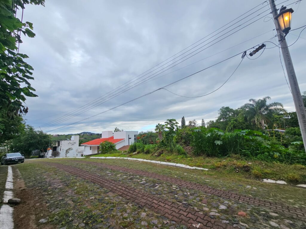 Galería de LAS CAÑADAS LOTE EN VENTA OPORTUNIDAD DE INVERSIÓN CON HERMOSA VISTA Y ARROYO PLUVIAL