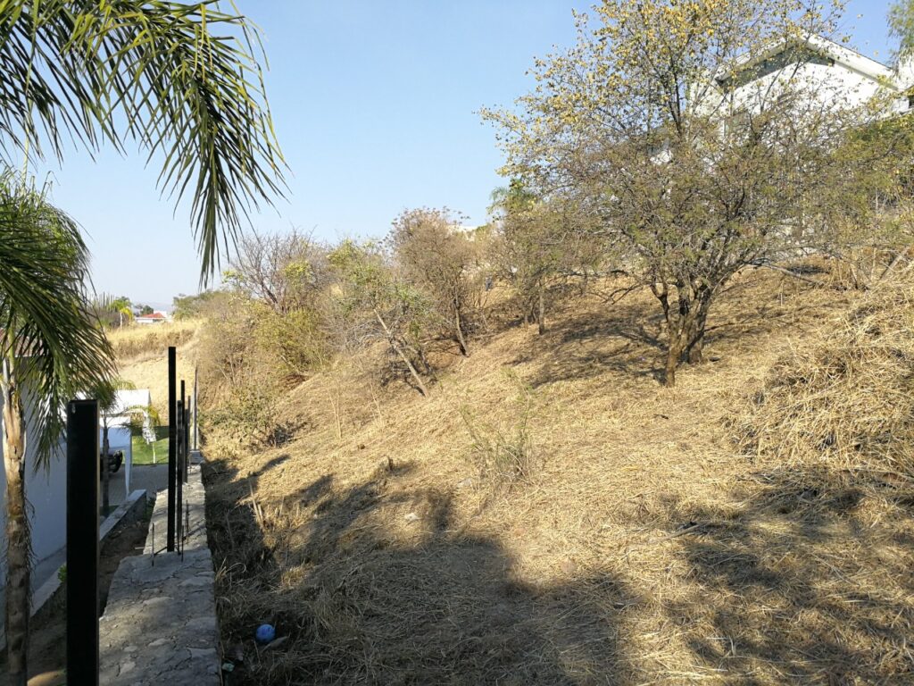 Galería de LAS CAÑADAS TERRENO EN VENTA FRENTE AL COLEGIO ALEMÁN CON GRAN SUPERFICIE