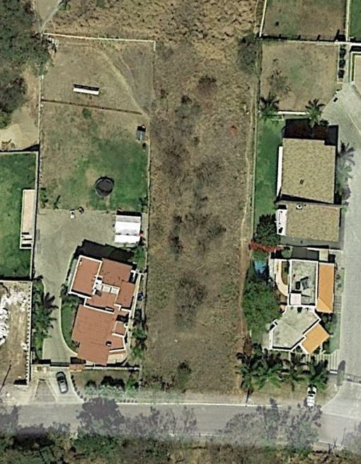 Galería de LAS CAÑADAS TERRENO EN VENTA FRENTE AL COLEGIO ALEMÁN CON GRAN SUPERFICIE