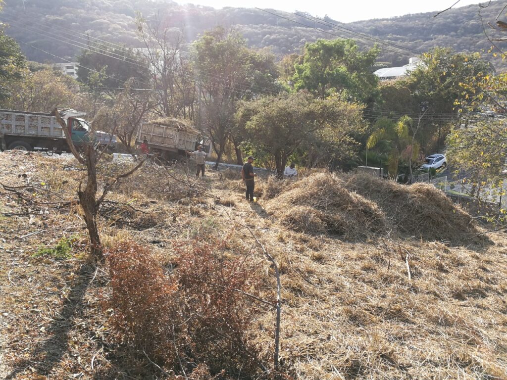 Galería de LAS CAÑADAS TERRENO EN VENTA FRENTE AL COLEGIO ALEMÁN CON GRAN SUPERFICIE