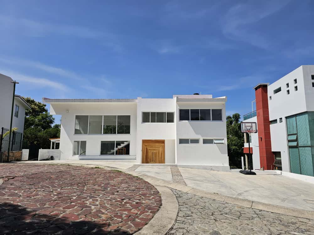 Galería de Las Cañadas Casa Nueva en Coto Abedules con Vista Al Campo de Golf
