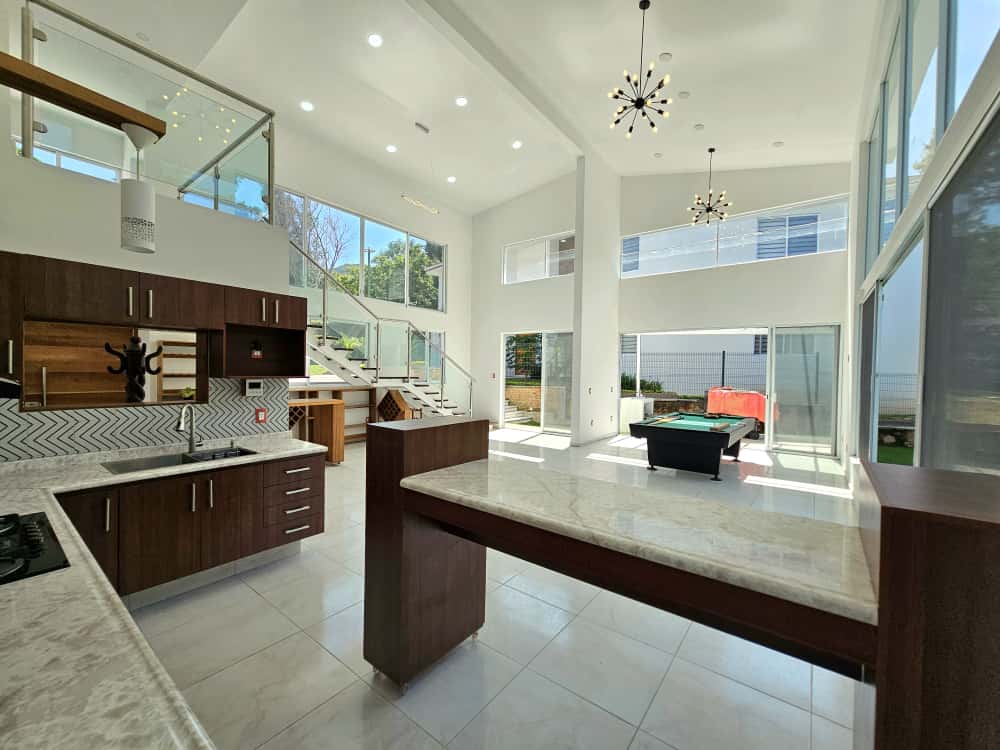 Galería de Las Cañadas Casa Nueva en Coto Abedules con Vista Al Campo de Golf