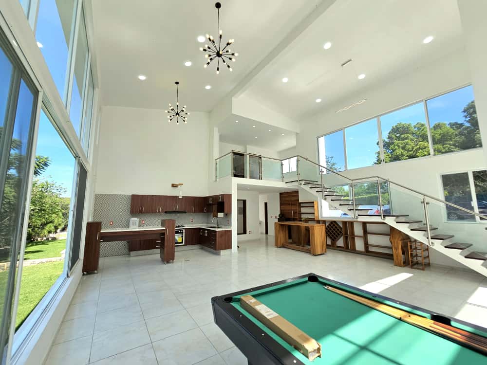 Galería de Las Cañadas Casa Nueva en Coto Abedules con Vista Al Campo de Golf