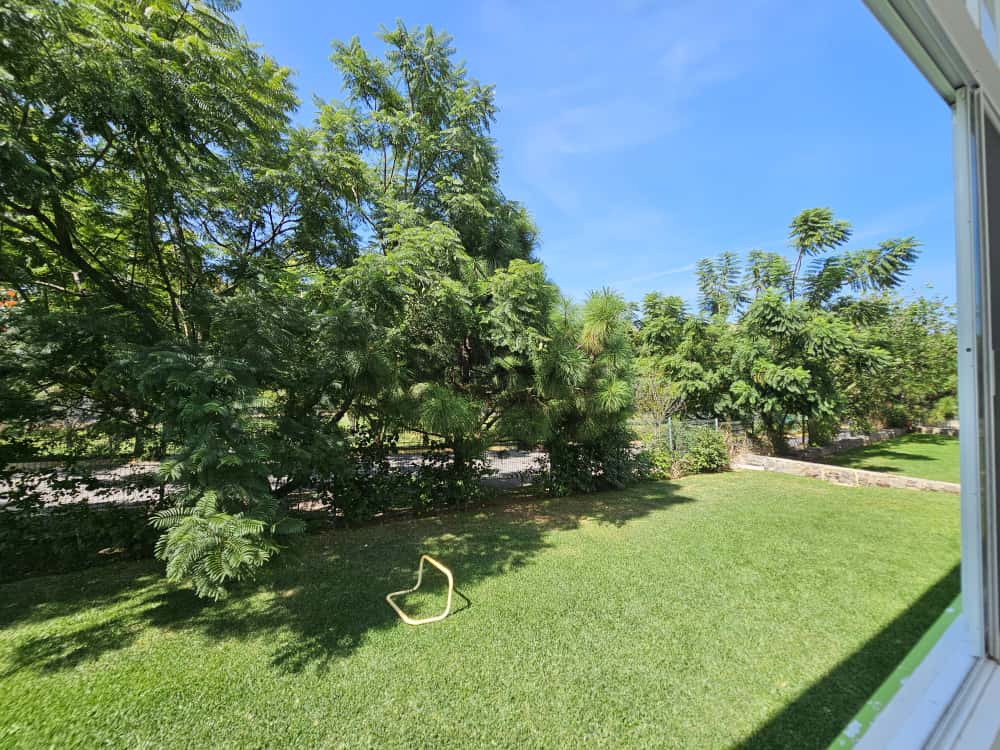 Galería de Las Cañadas Casa Nueva en Coto Abedules con Vista Al Campo de Golf