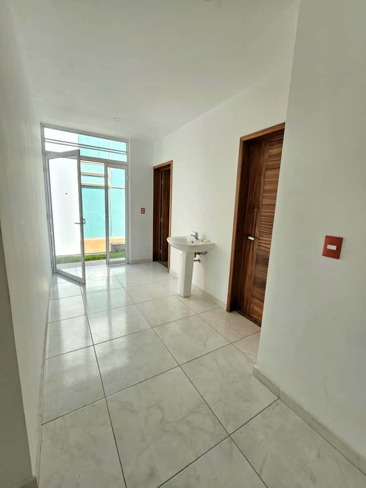 Galería de Las Cañadas Casa Nueva en Coto Abedules con Vista Al Campo de Golf