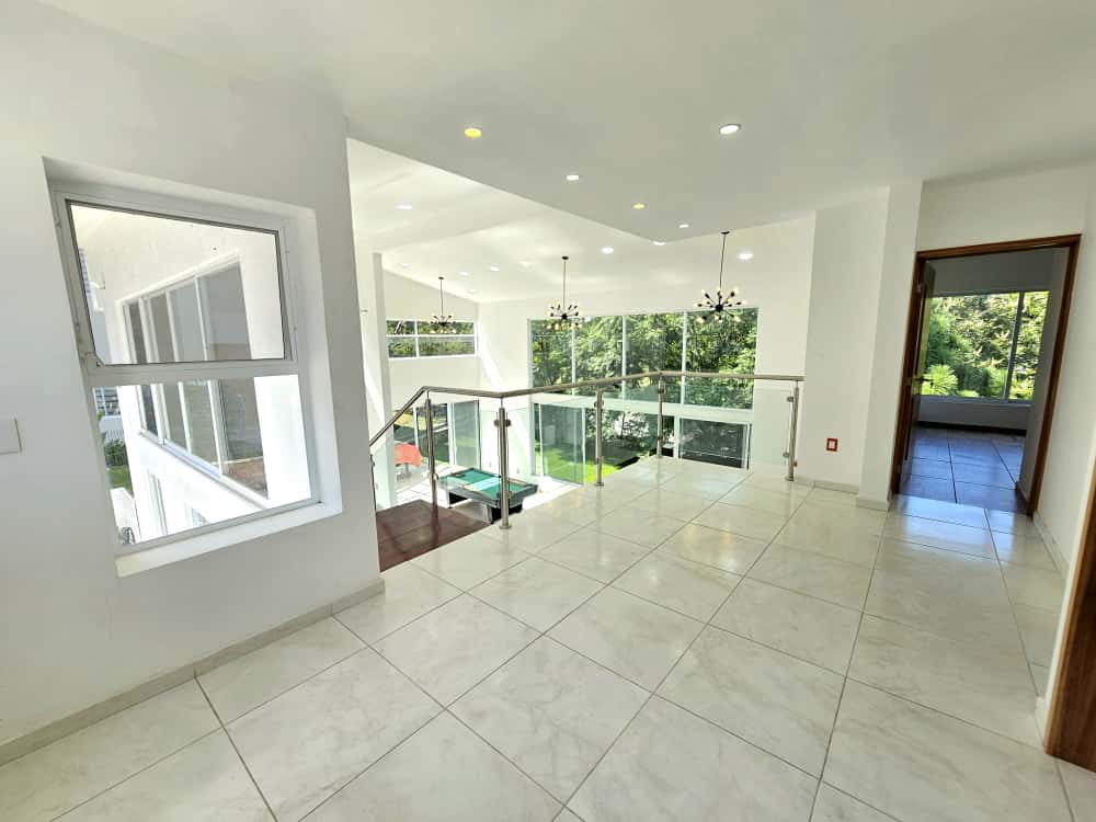 Galería de Las Cañadas Casa Nueva en Coto Abedules con Vista Al Campo de Golf