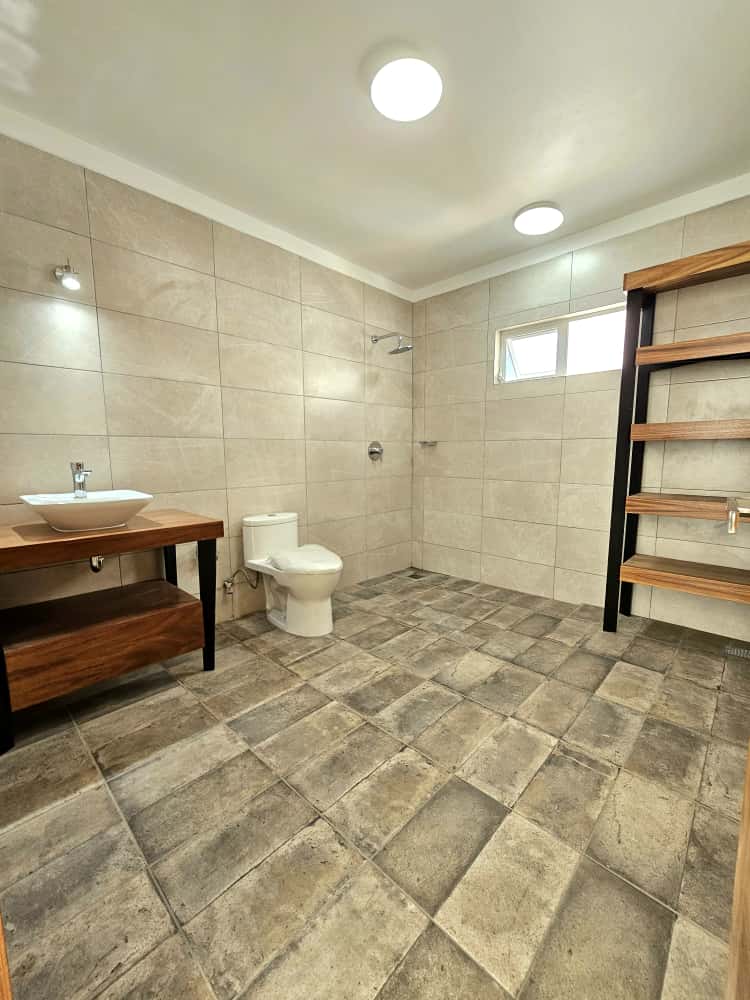 Galería de Las Cañadas Casa Nueva en Coto Abedules con Vista Al Campo de Golf