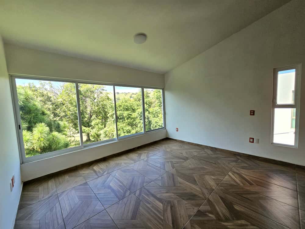 Galería de Las Cañadas Casa Nueva en Coto Abedules con Vista Al Campo de Golf