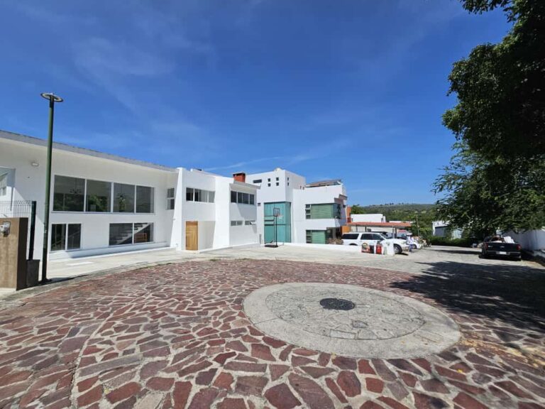 Las Cañadas Casa Nueva en Coto Abedules con Vista Al Campo de Golf