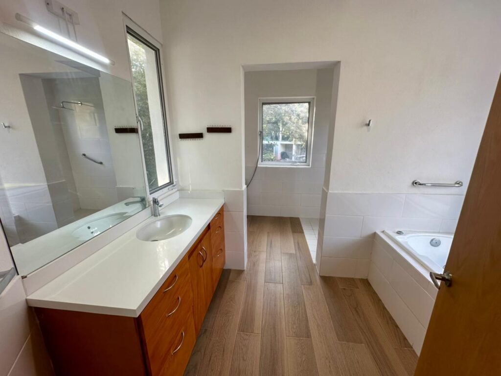 Galería de Las Cañadas Casa en Venta Seminueva de Una Sola Planta