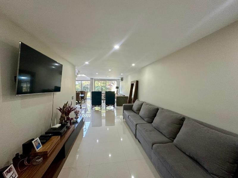 Galería de LAS CAÑADAS CASA EN VENTA CON ALBERCA EN COTO ABEDULES