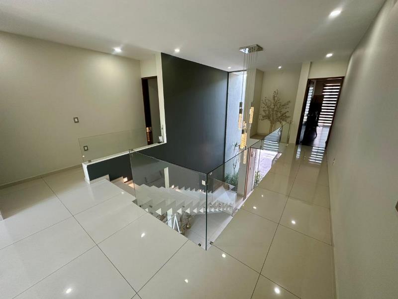 Galería de LAS CAÑADAS CASA EN VENTA CON ALBERCA EN COTO ABEDULES