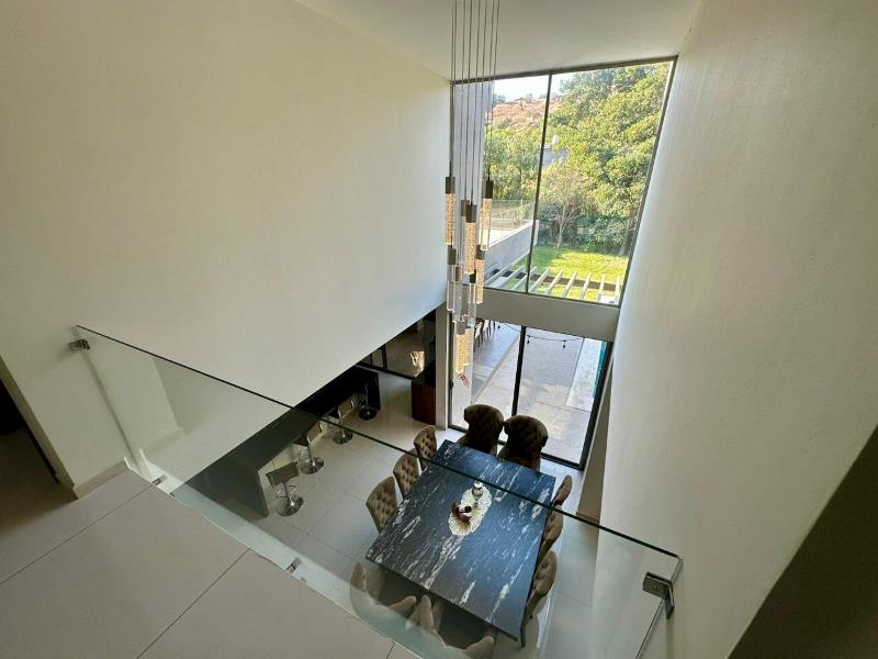 Galería de LAS CAÑADAS CASA EN VENTA CON ALBERCA EN COTO ABEDULES