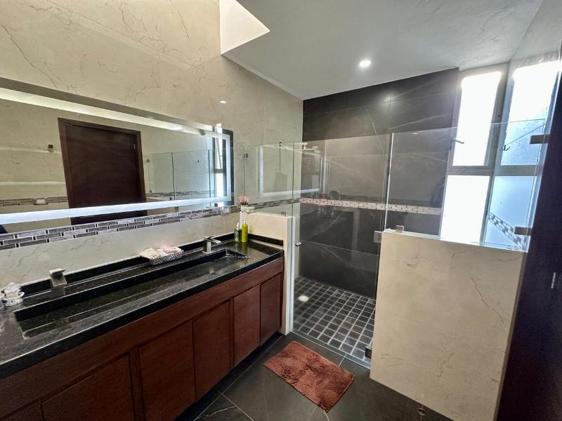 Galería de LAS CAÑADAS CASA EN VENTA CON ALBERCA EN COTO ABEDULES