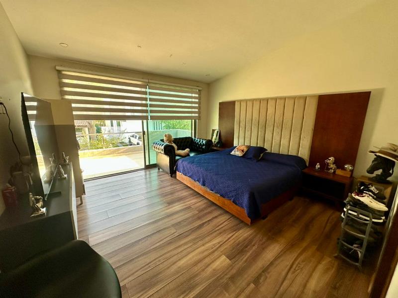 Galería de LAS CAÑADAS CASA EN VENTA CON ALBERCA EN COTO ABEDULES