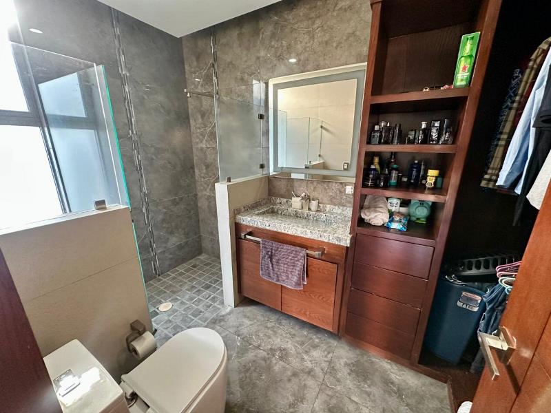 Galería de LAS CAÑADAS CASA EN VENTA CON ALBERCA EN COTO ABEDULES